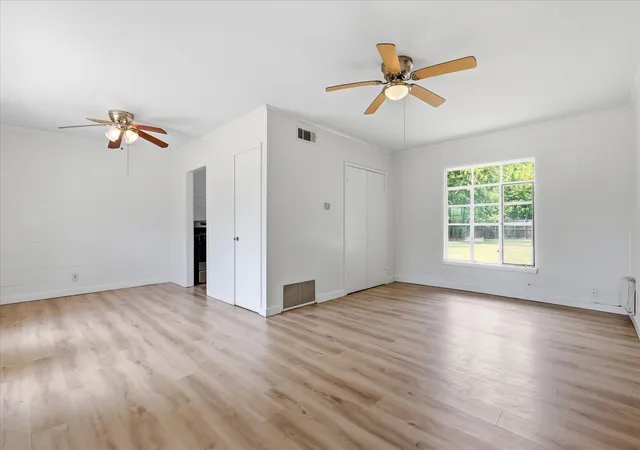 3rd image of 610 Crescent St, Denton, TX 76201 | MLS# 21350095