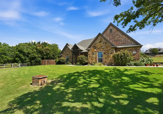 Photo 2 of Single family home for sale at 3518 Old Mineral Wells Hwy, Weatherford, TX 76088 | MLS# 21350093 | Listing updated on 2026-08-06