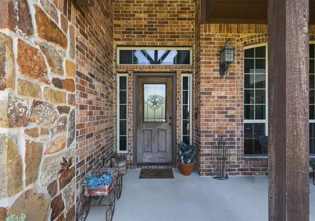 Photo 3 of Single family home for sale at 3518 Old Mineral Wells Hwy, Weatherford, TX 76088 | MLS# 21350093 | Listing updated on 2026-08-06