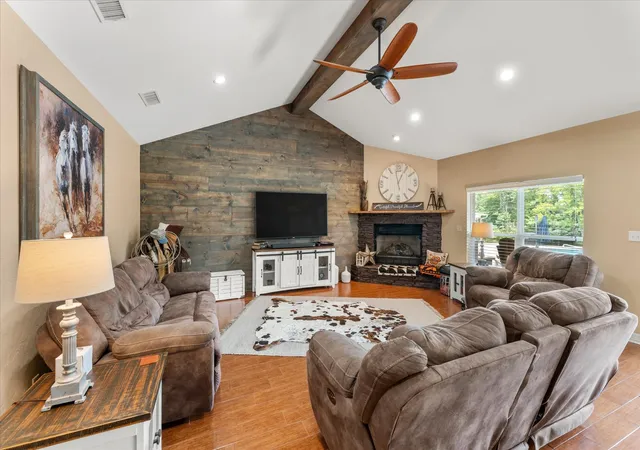 Photo 3 of House for sale at 7267 E Texas Hwy 49 Hwy, Mount Pleasant, TX 75455 | MLS# 21349865 | Listing updated on 2026-08-05