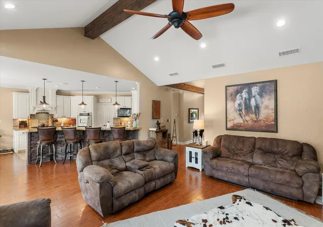 Photo 4 of House for sale at 7267 E Texas Hwy 49 Hwy, Mount Pleasant, TX 75455 | MLS# 21349865 | Listing updated on 2026-08-05