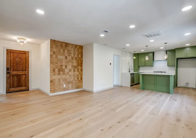 4th image of 2704 W Biddison St, Fort Worth, TX 76109 | MLS# 21345608