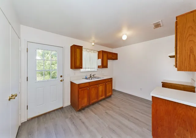 Photo 3 of Single family home for sale at 304 Missouri St, Bowie, TX 76230 | MLS# 21350449 | Listing updated on 2026-08-27
