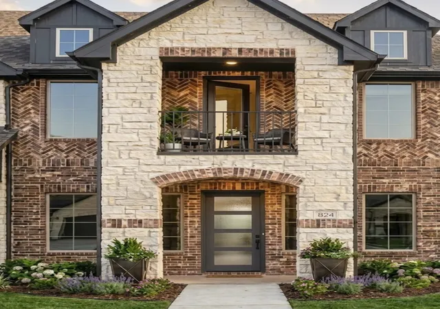 Photo 1 of Single family home for sale at 824 Eaglescliffe Lndg, Wylie, TX 75098 | MLS# 21348683 | Listing updated on 2026-10-07