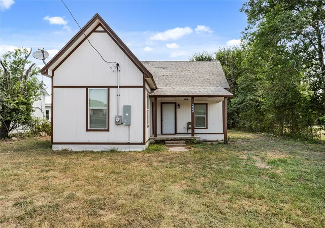 1st image of 404 Eagle Dr, Eddy, TX 76524 | MLS# 21341050