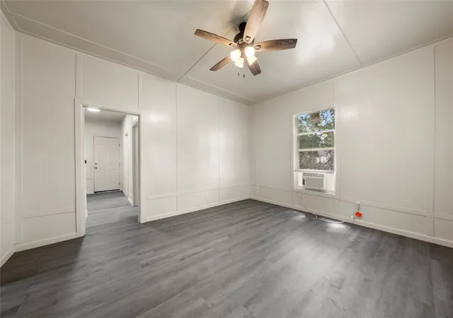 image of 404 Eagle Dr, Eddy, TX 76524 | MLS# 21341050