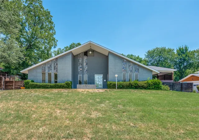 2nd image of 4013 Clayton Rd E, Fort Worth, TX 76116 | MLS# 21323284