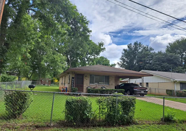Photo 1 of Single family home for sale at 546 Barry St, Shreveport, LA 71104 | MLS# 21350401 | Listing updated on 2026-08-07
