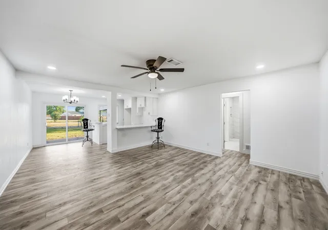 5th image of 10124 Shayna Dr, Dallas, TX 75217 | MLS# 21350332
