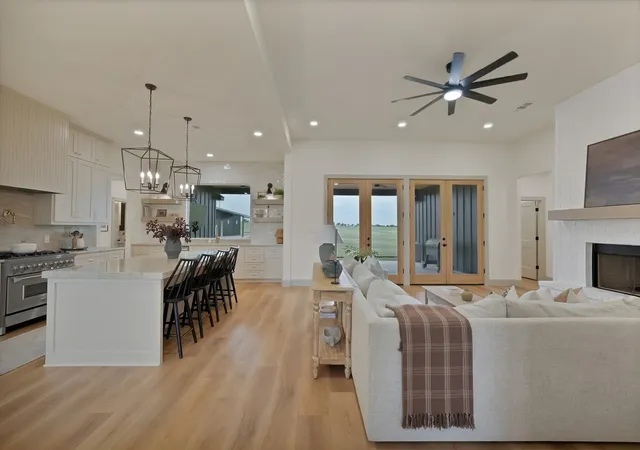 3rd image of 664 County Road 379, Decatur, TX 76234 | MLS# 21350400