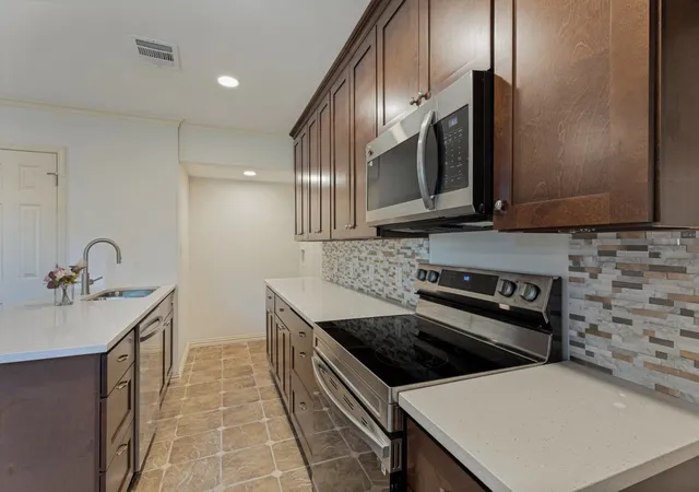 5th image of 3253 Donnelly Cir, Fort Worth, TX 76107
