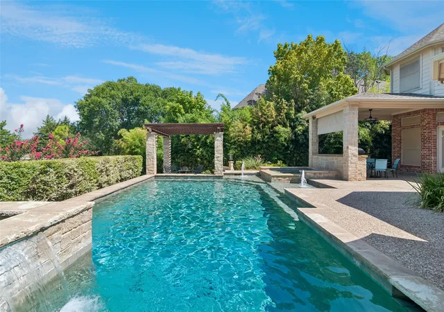Photo 1 of Sale Pending at 1610 Fairlakes Pointe Dr, Rockwall, TX 75087 | MLS# 21342906 | Listing updated on 2026-08-21