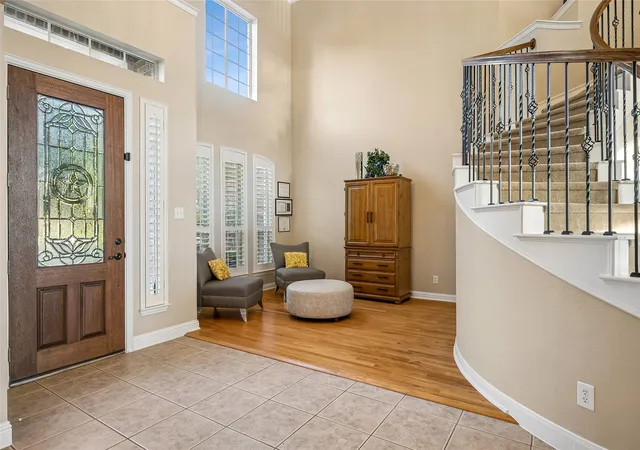 Photo 3 of Sale Pending at 1610 Fairlakes Pointe Dr, Rockwall, TX 75087 | MLS# 21342906 | Listing updated on 2026-08-21