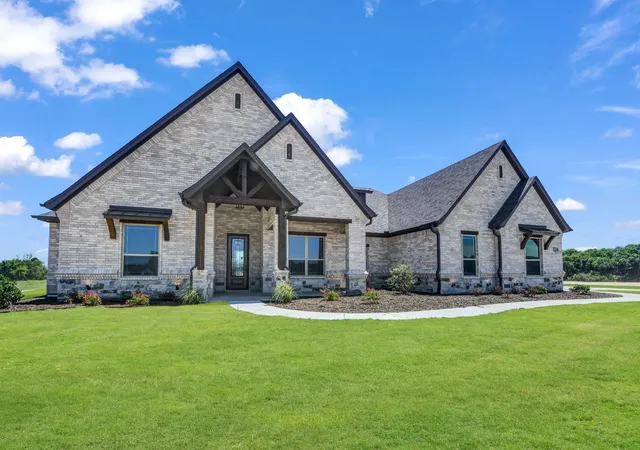 1st image of 124 Desperado Wy, Weatherford, TX 76088 | MLS# 21350571