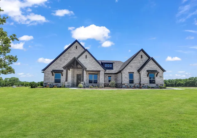 2nd image of 124 Desperado Wy, Weatherford, TX 76088 | MLS# 21350571