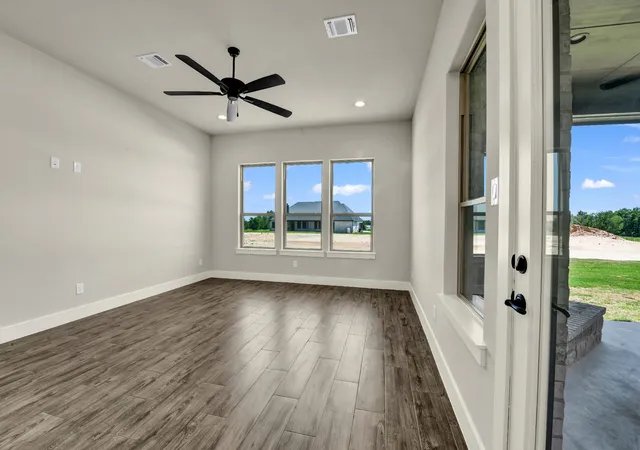 39th image of 124 Desperado Wy, Weatherford, TX 76088 | MLS# 21350571