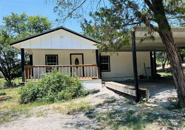 Single family home for sale at 3006 Wagon Train Trl, Granbury, TX 76048 | MLS# 21350166