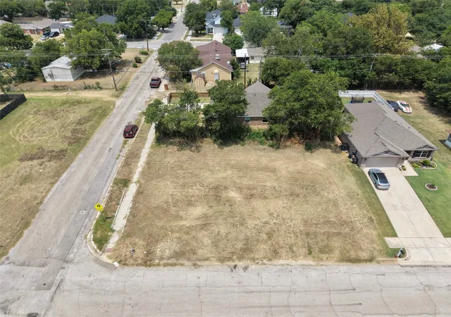 1st image of 5832 Farnsworth Ave, Fort Worth, TX 76107 | MLS# 21350250