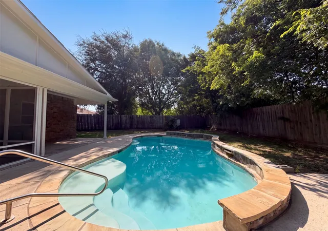 16th image of 1713 Steinburg Ln, Fort Worth, TX 76134 | MLS# 21350589