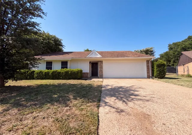 1st image of 1713 Steinburg Ln, Fort Worth, TX 76134 | MLS# 21350589