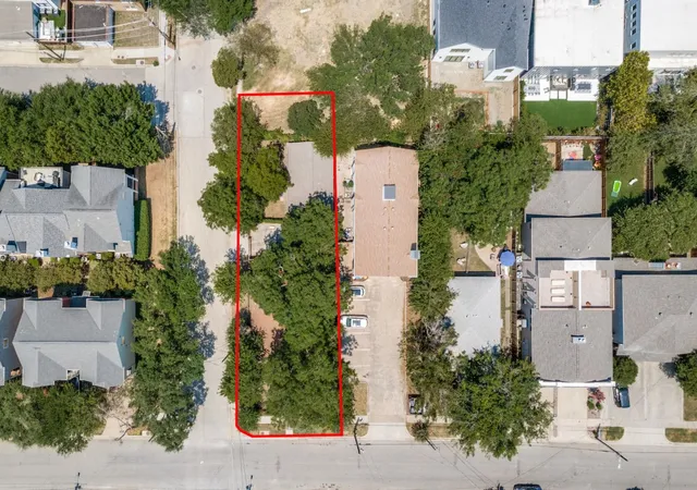 1st image of 5903 Lewis St, Dallas, TX 75206 | MLS# 21348944
