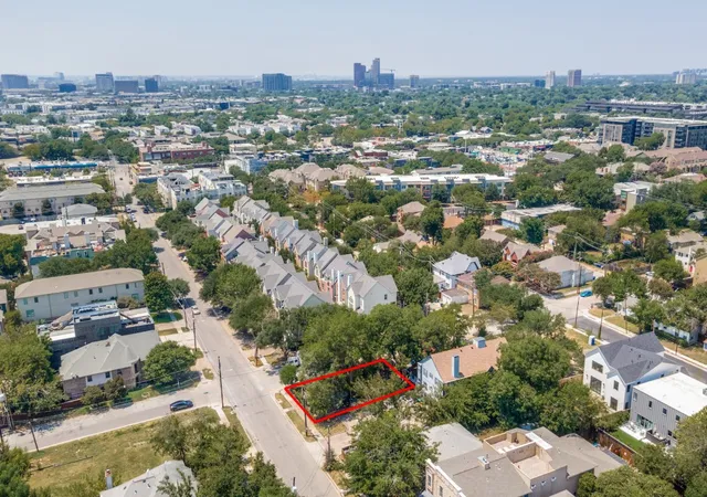 4th image of 5903 Lewis St, Dallas, TX 75206 | MLS# 21348944