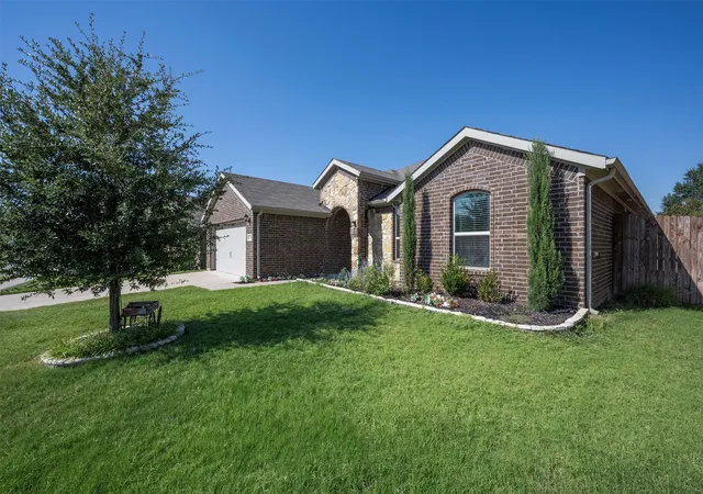 Photo 2 of Single family home for sale at 2544 Doe Run, Weatherford, TX 76087 | MLS# 21350612 | Listing updated on 2026-09-18