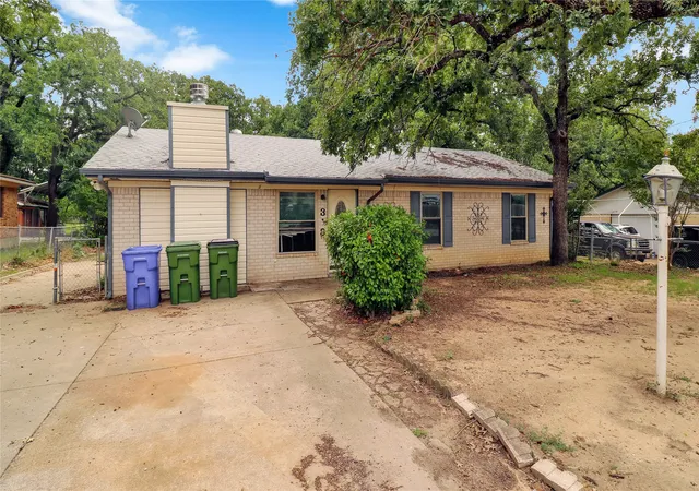 1st image of 318 E Stark Rd, Seagoville, TX 75159 | MLS# 21350629