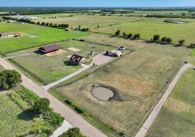 Photo 3 of Single family home for sale at 201 Private Road 107, Blum, TX 76627 | MLS# 21350636 | Listing updated on 2026-08-19