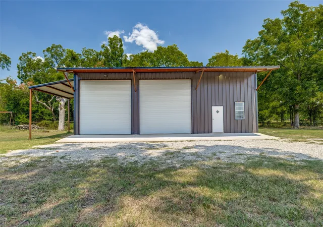 Photo 1 of Single family home for sale at 7186 State Hwy 24, Commerce, TX 75428 | MLS# 21343032 | Listing updated on 2026-08-18