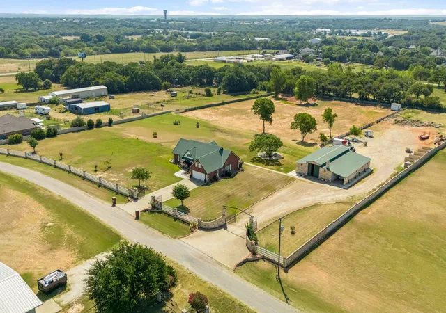 Photo 3 of Single family home for sale at 6017 Acton Meadows Ct, Granbury, TX 76049 | MLS# 21346745 | Listing updated on 2026-10-01