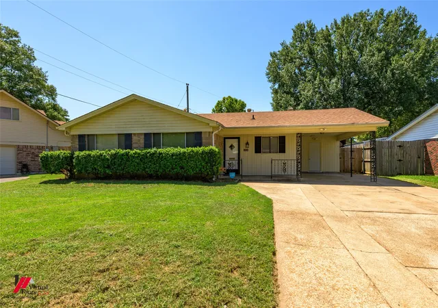 1st image of 1404 Holiday Pl, Bossier City, LA 71112 | MLS# 21348298