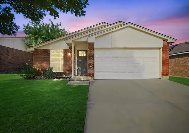 1st image of 522 Berryhill Dr, Mansfield, TX 76063 | MLS# 21337897
