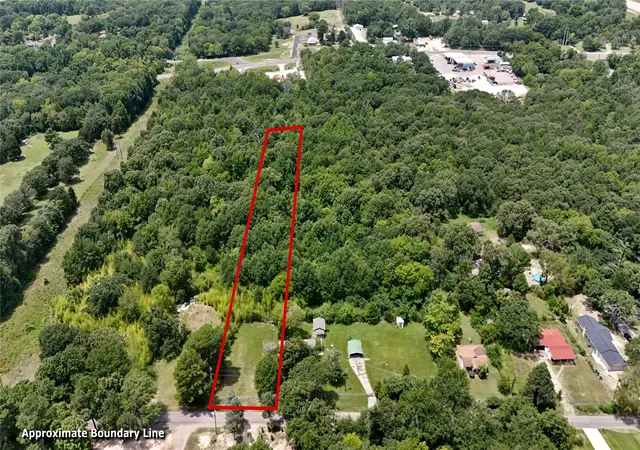Photo 2 of Single family home for sale at 1129 N Hamlett St, Athens, TX 75751 | MLS# 21337466 | Listing updated on 2026-08-05