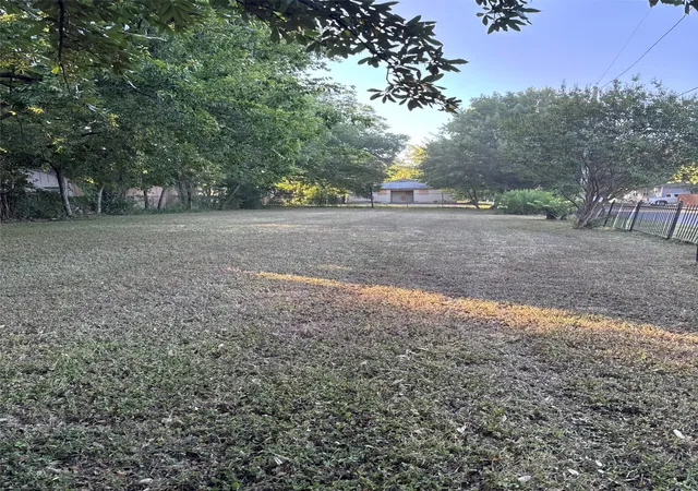 Photo 1 of Land for sale at 5300 Ash Ln, Dallas, TX 75223 | MLS# 21350730 | Listing updated on 2026-08-05