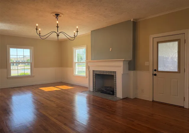 Photo 4 of Single family home for sale at 926 Calaveras St, Graham, TX 76450 | MLS# 21350537 | Listing updated on 2026-08-06