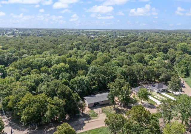 Photo 1 of Single family home for sale at 120 Garner Dr, Mabank, TX 75156 | MLS# 21350734 | Listing updated on 2026-09-23