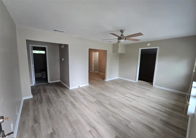 3rd image of 515 Elkhart Ave, Dallas, TX 75217 | MLS# 21350767