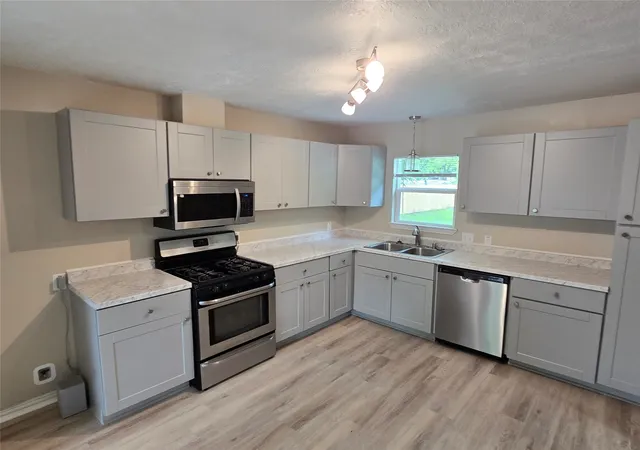 4th image of 515 Elkhart Ave, Dallas, TX 75217 | MLS# 21350767