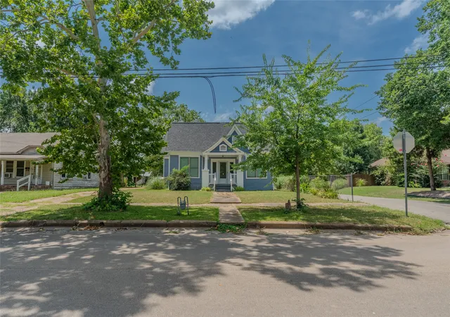 28th image of 419 W 5th St, Bonham, TX 75418 | MLS# 21349602