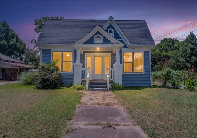 2nd image of 419 W 5th St, Bonham, TX 75418 | MLS# 21349602