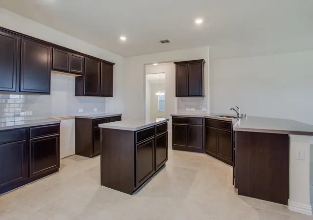 Photo 4 of Single family home for sale at 8433 High Garden St, Fort Worth, TX 76123 | MLS# 21350820 | Listing updated on 2026-08-05