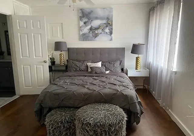 4th image of 9827 Walnut St, Dallas, TX 75243