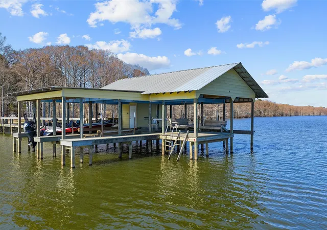 Photo 3 of Single family home for sale at 8081 Lords Wy, Mooringsport, LA 71060 | MLS# 21350812 | Listing updated on 2026-10-05