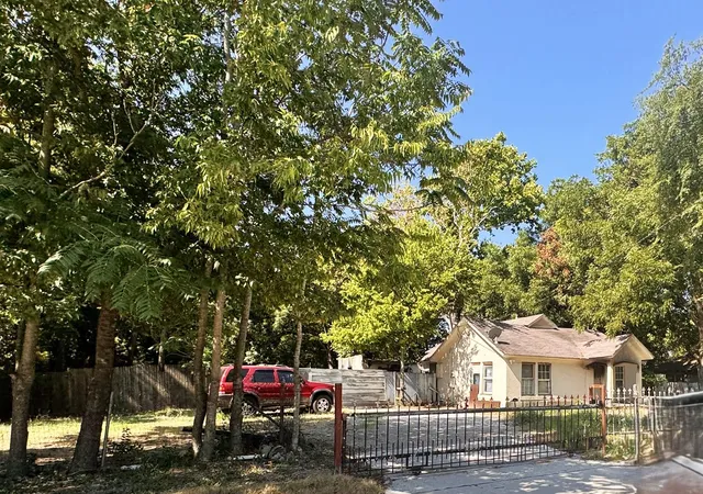 3rd image of 7218 Rosemont Rd, Dallas, TX 75217 | MLS# 21350869