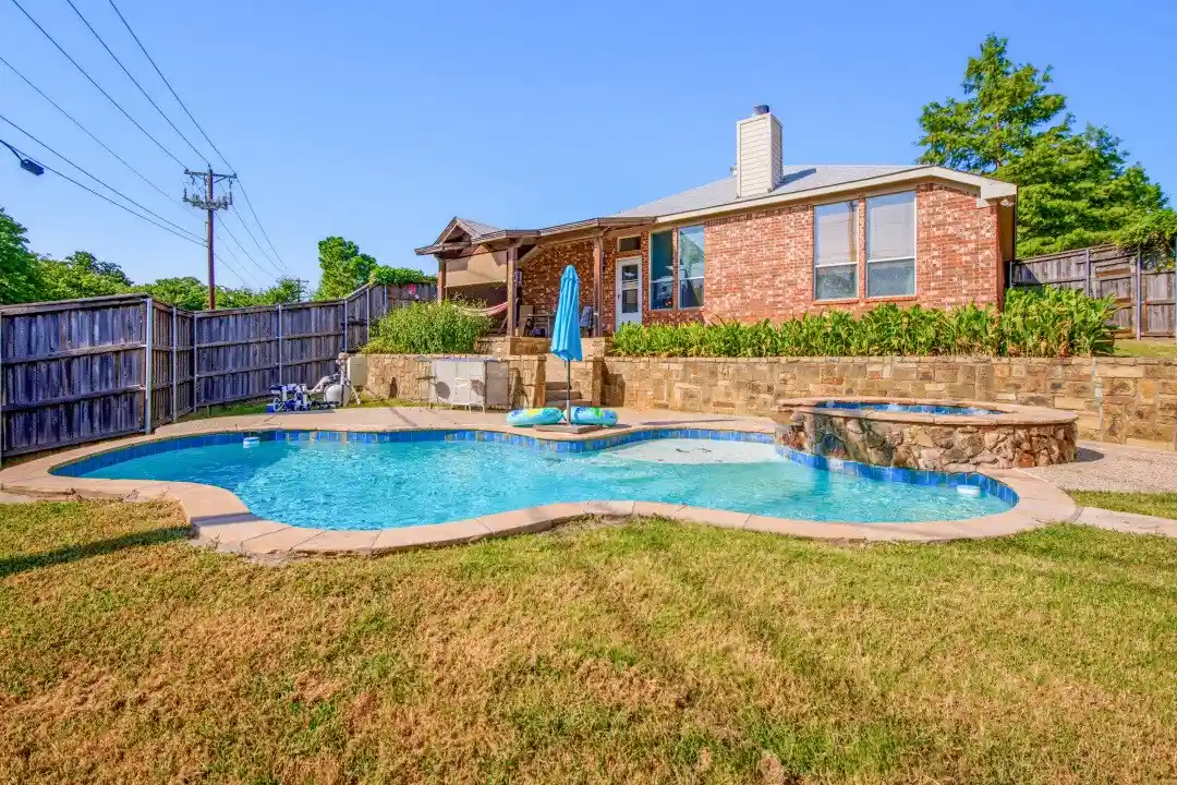 Single family home for sale at 1400 Rancho Dominguez Rd, Corinth, TX 76210 | MLS# 21350875