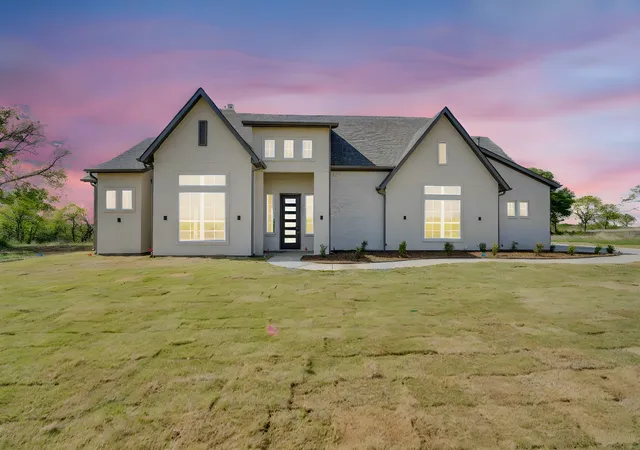 Photo 1 of Single family home for sale at 111 Barefoot Bay Blvd, Corsicana, TX 75109 | MLS# 21350359 | Listing updated on 2026-08-05