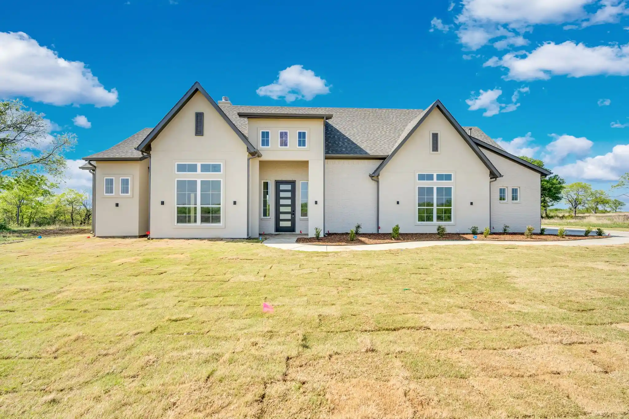 Photo 1 of Single family home for sale at 111 Barefoot Bay Blvd, Corsicana, TX 75109 | MLS# 21350359 | Listing updated on 2026-10-30