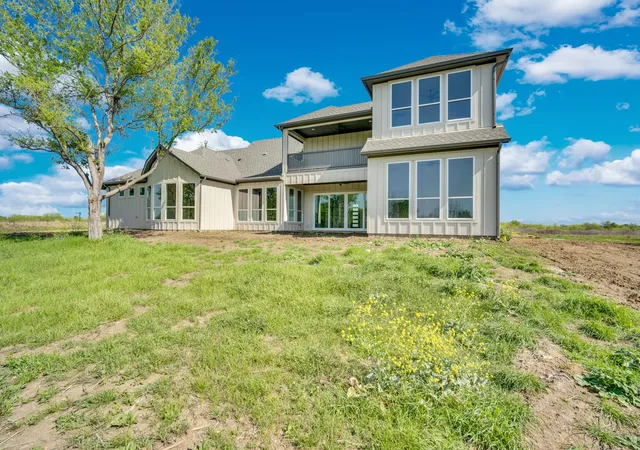 Photo 4 of Single family home for sale at 111 Barefoot Bay Blvd, Corsicana, TX 75109 | MLS# 21350359 | Listing updated on 2026-08-05