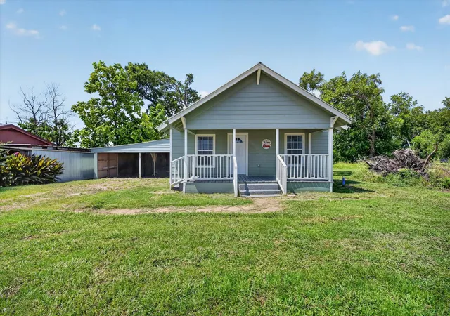 1st image of 601 Tx 56, Windom, TX 75492 | MLS# 21344088